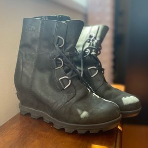 Sorrel wedge black boots.  In great condition!